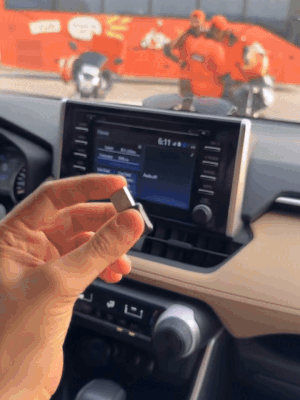 Wireless Car Play Adapter 2-in-1 - IOS and Androids